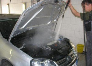 Как помыть двигатель автомобиля